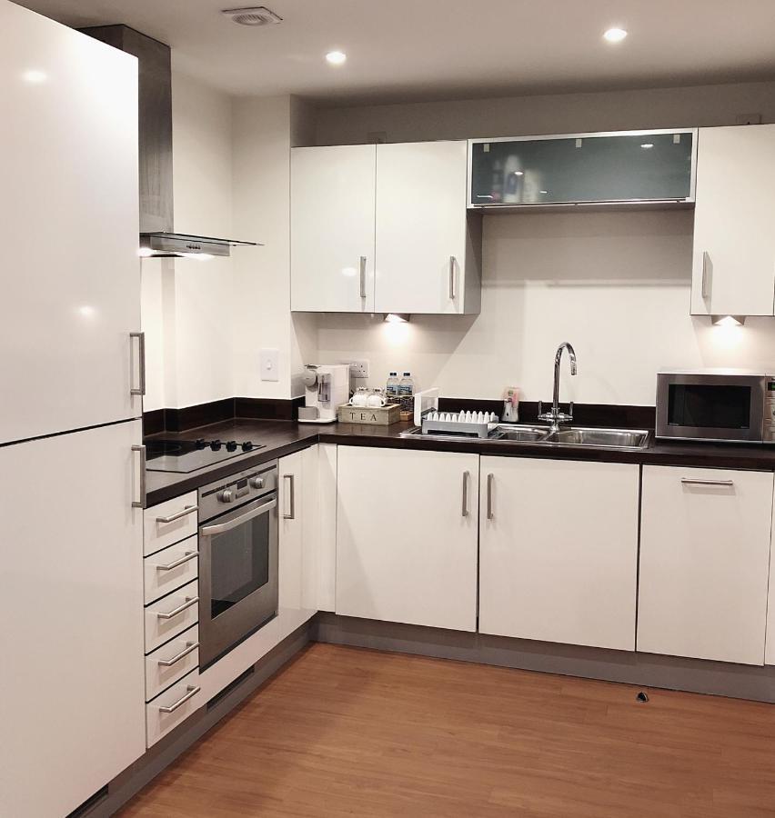Soak Up The Light At A Soothing, Stylish Apartment In Swansea Marina 外观 照片
