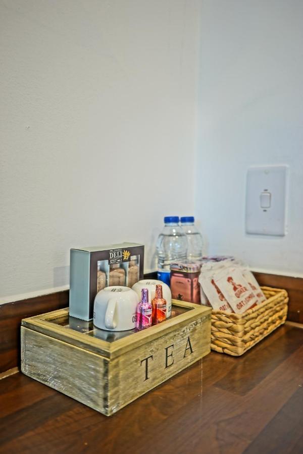 Soak Up The Light At A Soothing, Stylish Apartment In Swansea Marina 外观 照片