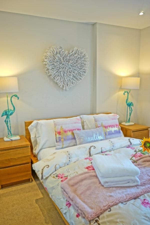 Soak Up The Light At A Soothing, Stylish Apartment In Swansea Marina 外观 照片