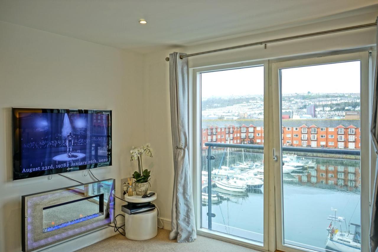 Soak Up The Light At A Soothing, Stylish Apartment In Swansea Marina 外观 照片