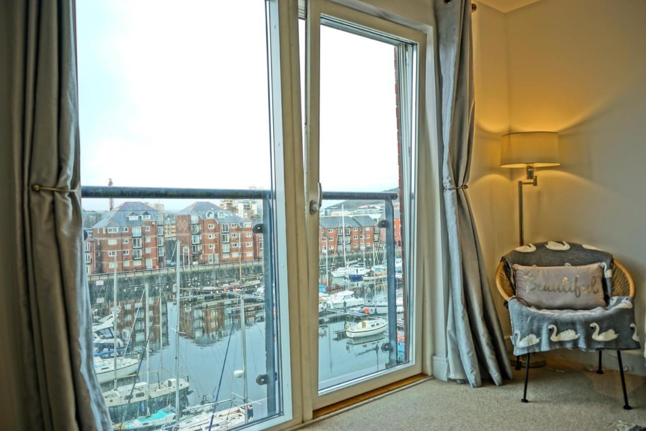 Soak Up The Light At A Soothing, Stylish Apartment In Swansea Marina 外观 照片