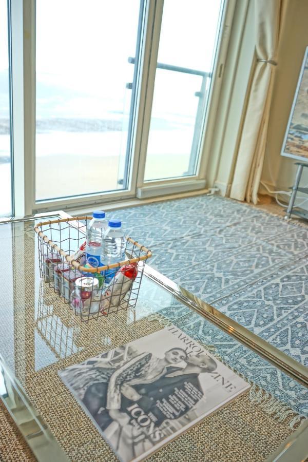 Soak Up The Light At A Soothing, Stylish Apartment In Swansea Marina 客房 照片