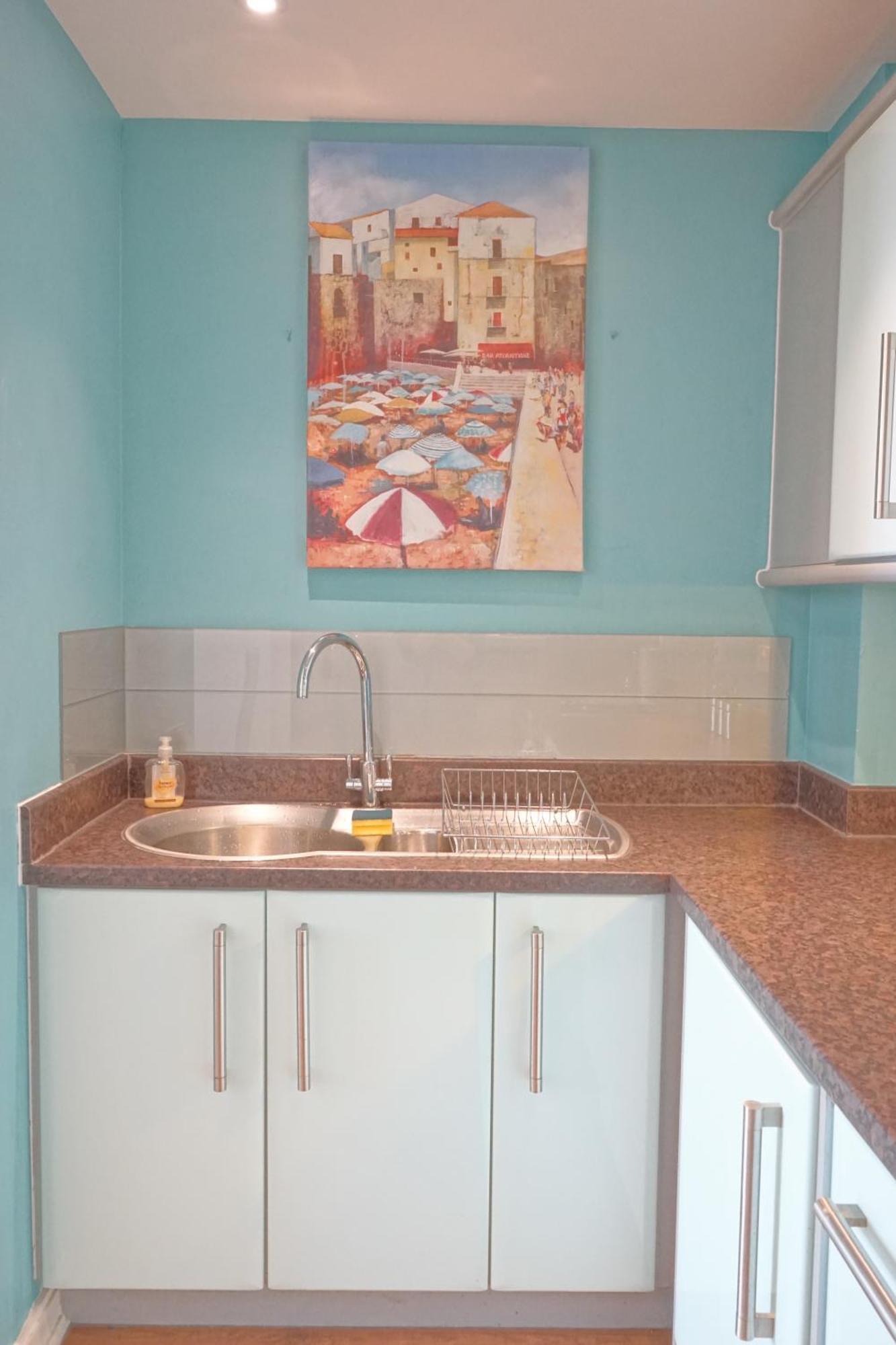 Soak Up The Light At A Soothing, Stylish Apartment In Swansea Marina 外观 照片